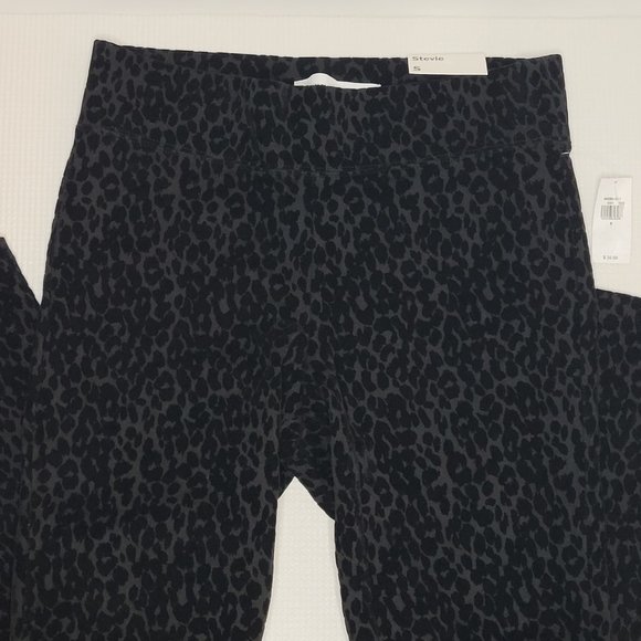 Old Navy Stevie Pull On Pants Women's Small Black Velvet Animal Print High Rise - Picture 3 of 10